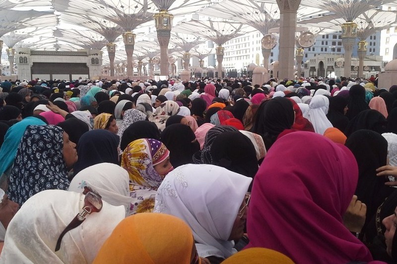 Ingin Umroh dengan Nyaman? Ketahui 5 Tips Umroh Ini yang Dikhususkan Untuk Para Wanita