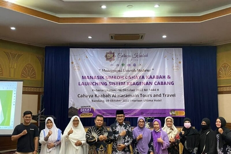 Cara Mudah Menjadi Pengusaha Umroh Haji  ingin punya penghasilan tak terbatas mari bergabung dengan Cahaya Kaabah menjadi Cabang Travel Haji & Umroh Cahaya Kaabah | 081219315458