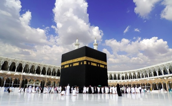 Dana Terbatas, Mending Daftar Haji atau Umroh Dulu? Mari Kita Bahas!