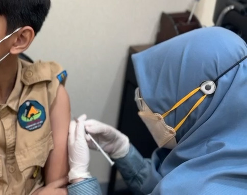 Pemerintah Wajibkan Vaksinasi Polio Selain Meningitis untuk Jemaah Umroh & Haji