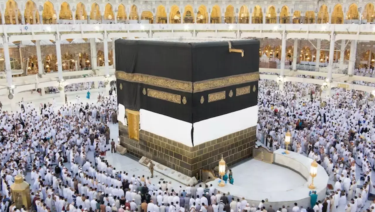 6 Alasan Mengapa Perlu Menggunakan Pusat Umroh dan Haji, Lebih Hemat