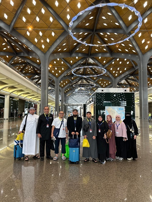 Harga & Jadwal Kereta Cepat Haramain Makkah–Madinah untuk Jamaah Umroh 2025 Harga & Jadwal Kereta Cepat Haramain Makkah–Madinah untuk Jamaah Umroh 2025
