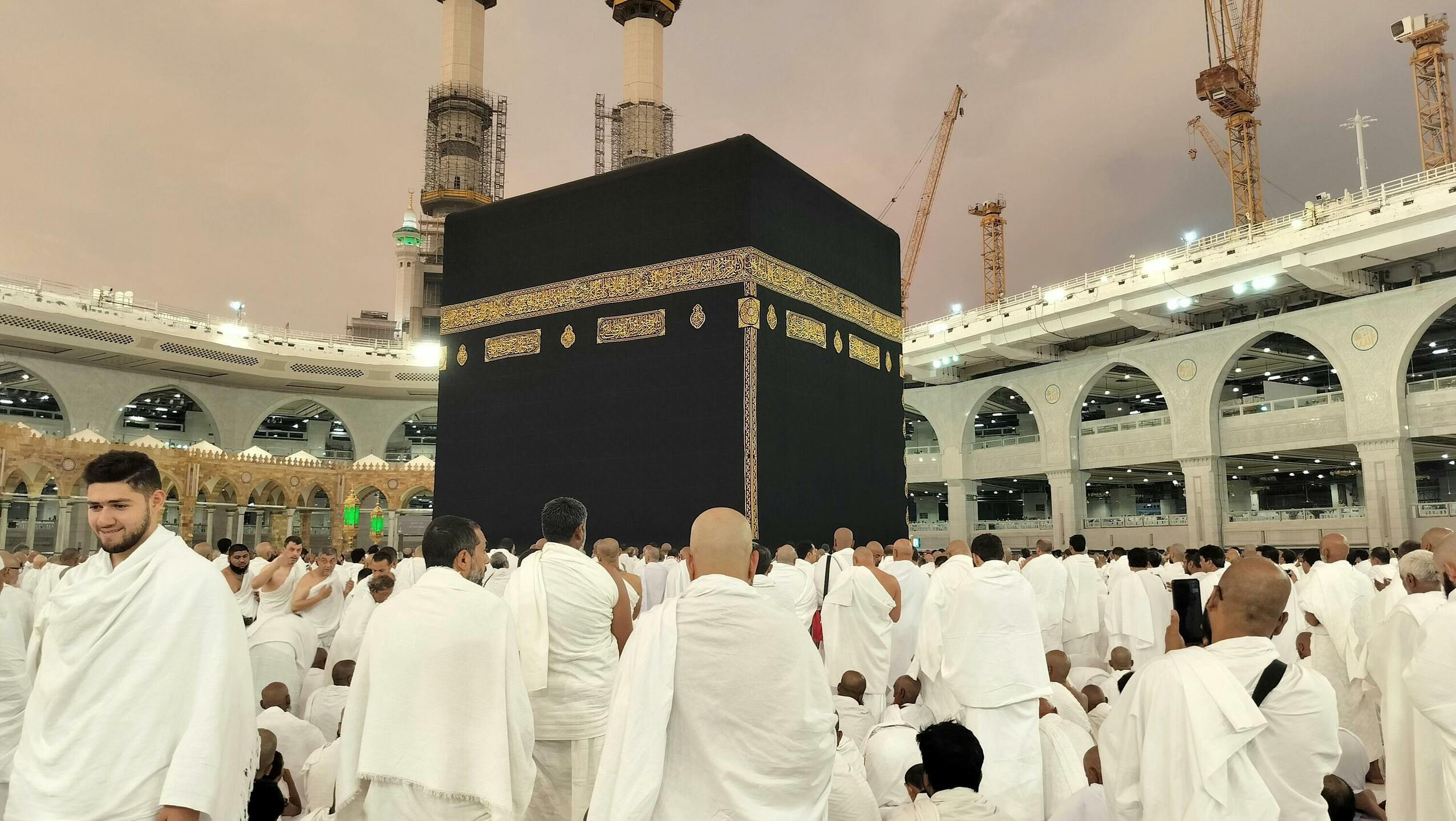 Rawan Terlupakan, Inilah Persiapan Umroh Pria yang Perlu Dicatat