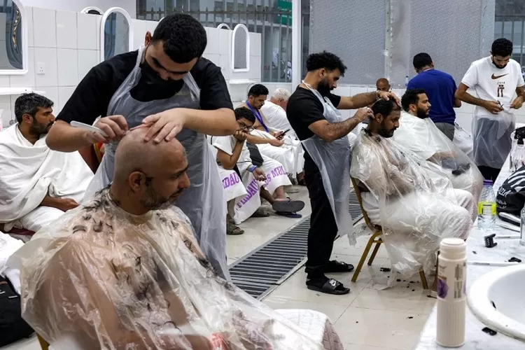 Cara Tahallul "Halku" (Botak licin) Bagi Jamaah Umroh Pria