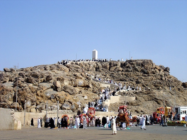 Mengenal Jabal Rahmah, Bukit Bersejarah Tempat Pertemuan Adam dan Hawa
