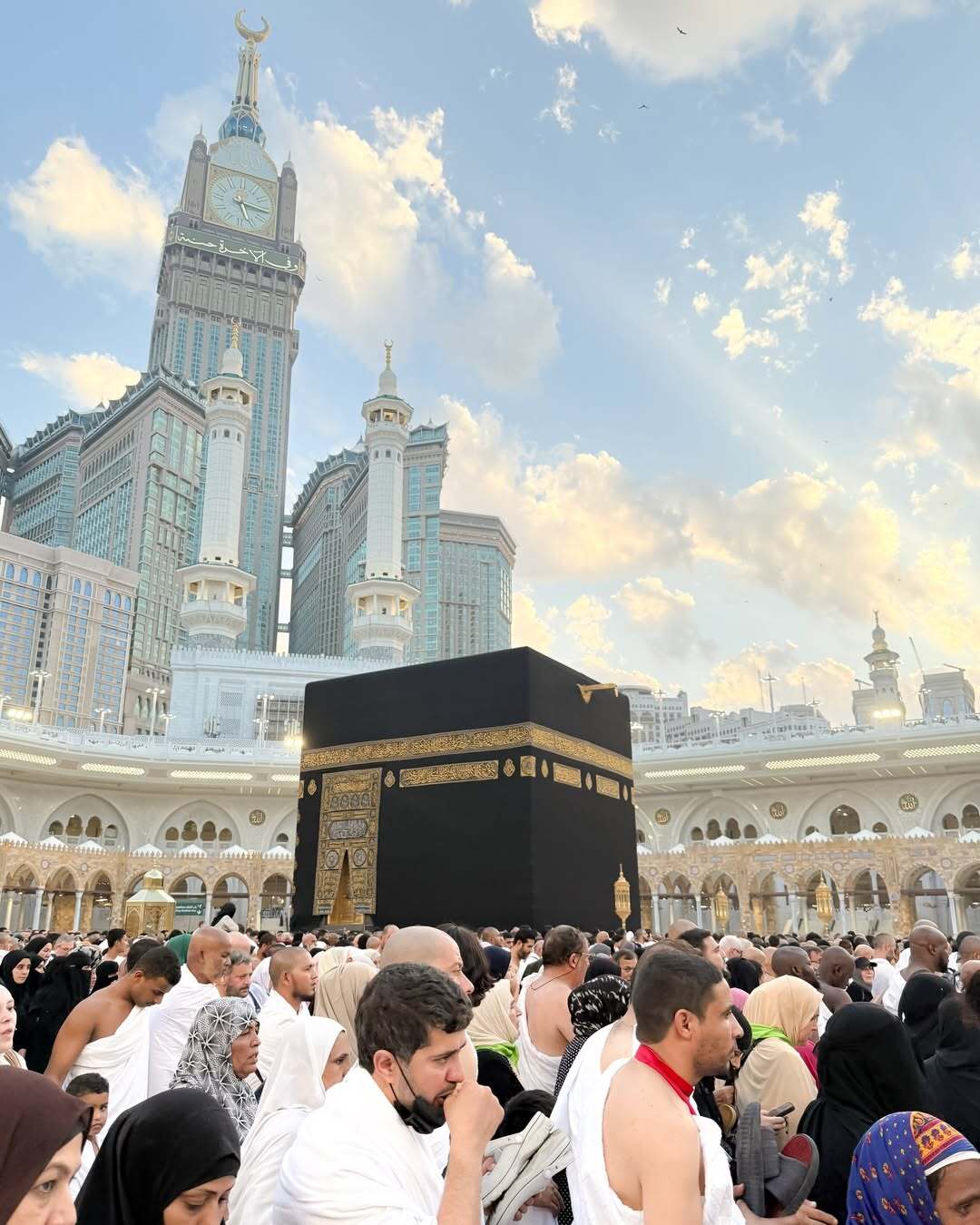 Rahasia Lantai Masjidil Haram yang Tetap Sejuk di Tengah Suhu Panas 42°C Rahasia Lantai Masjidil Haram yang Tetap Sejuk di Tengah Suhu Panas 42°C