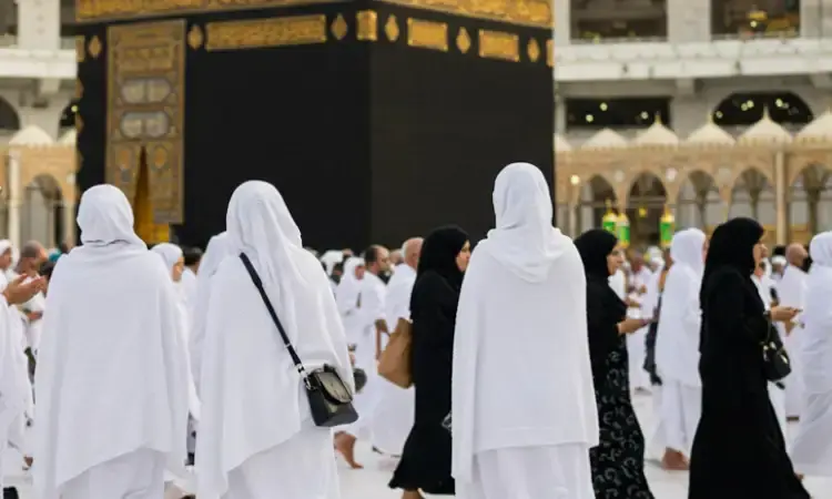 Larangan Umroh bagi Perempuan, Jamaah Wajib Tahu!