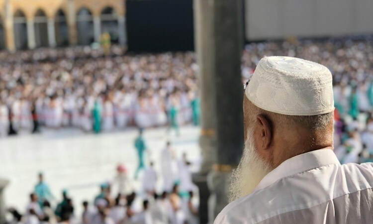 Membuat Paket Umroh Ramah Lansia, Ini Tipsnya!