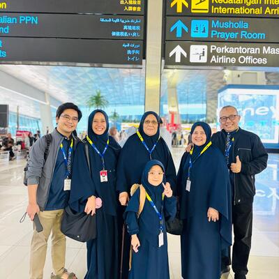 Umroh Private Ibu Putriyuki