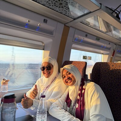 Momen Bahagia Jamaah Umroh Hadiyya (Januari 2025) Di Kereta Haramain