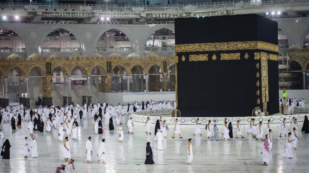 Berpuasa syawal saat menjalankan umroh. Sumber: detik.com
