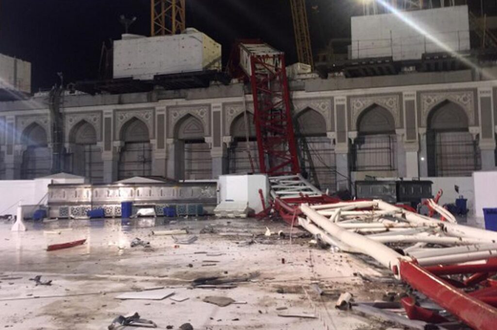 Crane Masjidil Haram Jatuh. Sumber: google.com