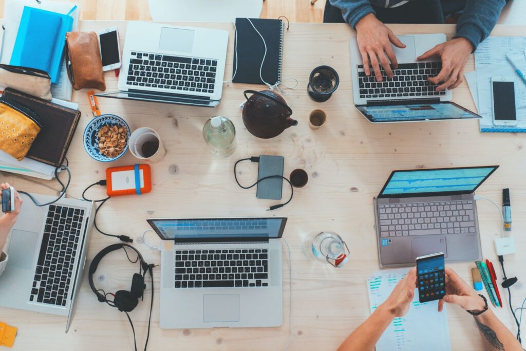 Berbisnis, ladang penghasil uang. Sumber: unsplash.com @marvinmeyer