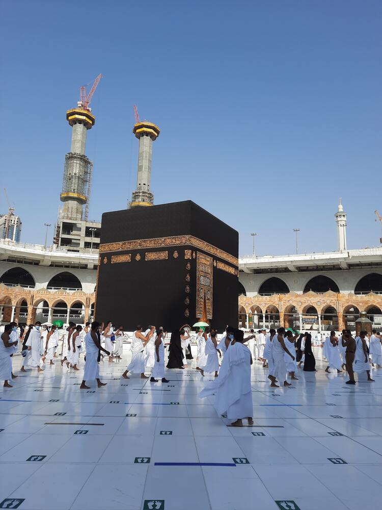 Umroh premium membutuhkan biaya lebih besar, sumber : unsplash.com