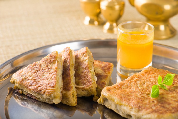 Mengenal mutabbaq asal Arab, Sumber: twinklethomasfood.blogspot.com