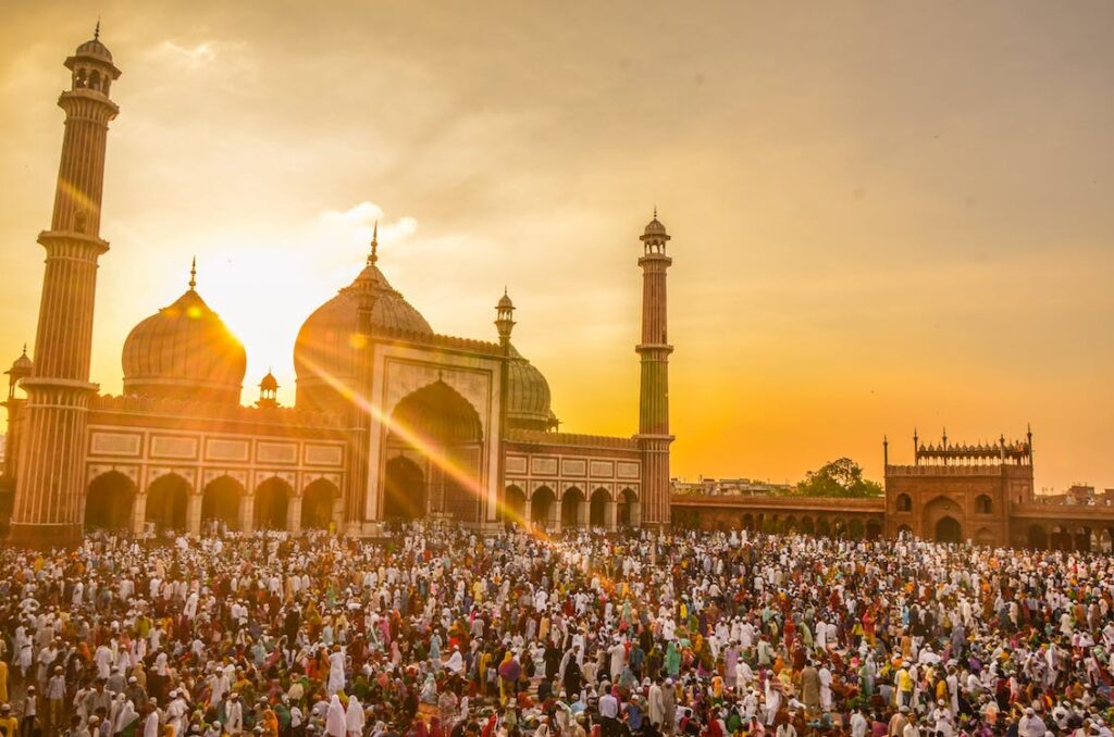 ada pahala berlipat untuk beribadah di bulan ramadhan. sumber: images.pexels.com