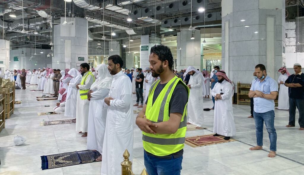 shalat di masjidil haram, terdapat banyak keutamaan. sumber: liputan6.com
