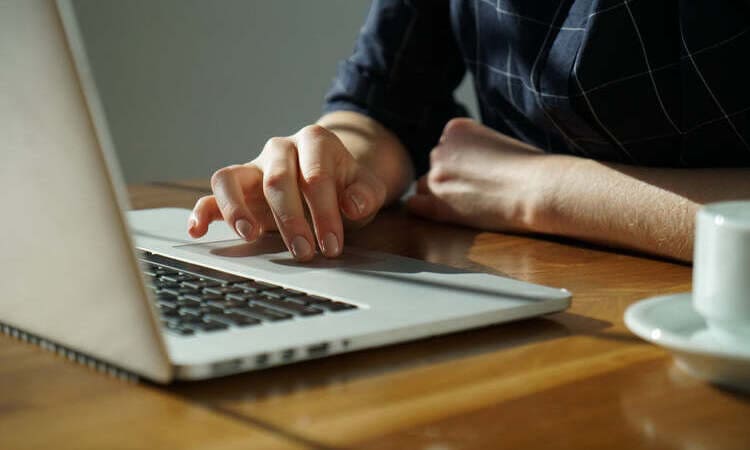Memanfaatkan software manajemen umroh dari MuslimPergi, Sumber: shopifycdn.com