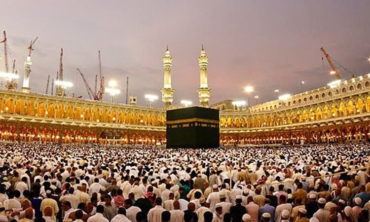 Sholat tarawih di Masjidil Haram, Sumber: youtube.com