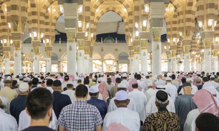 Keutamaan sholat di Masjid Nabawi, Sumber: islamtics.com