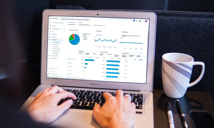Cara melakukan analisis marketing, Sumber: crayon.co
