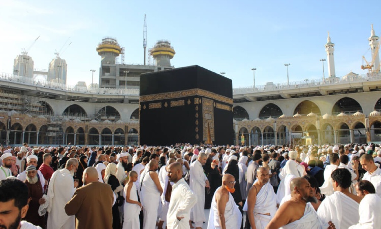 Umroh di awal tahun, Sumber: akselera.co.id
