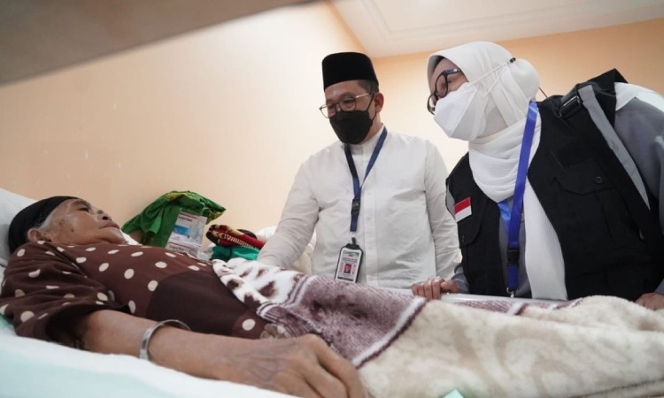 Jamaah lansia yang ikut dalam program tanazul, Sumber: antaranews.com
