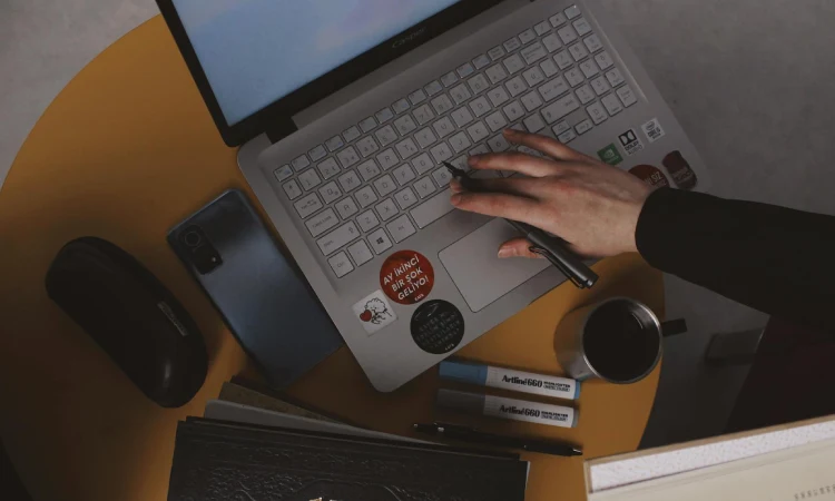 Tips membuat logo bisnis, Sumber: pexels.com