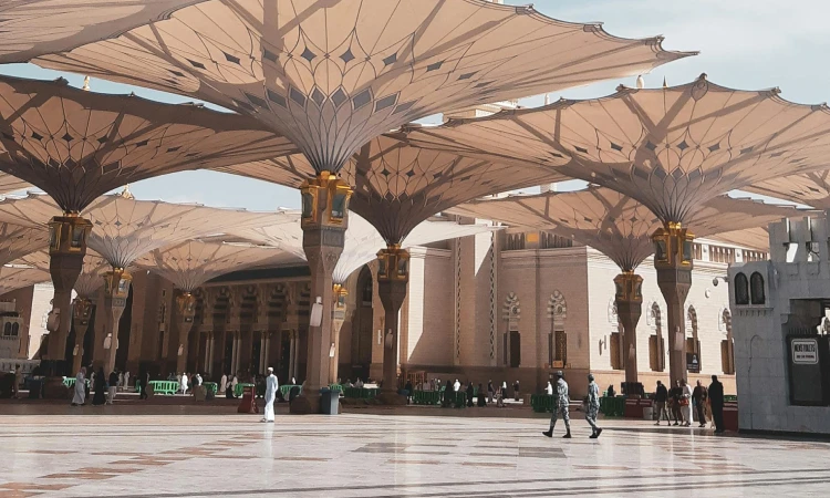 Layanan umroh private, Sumber: pexels.com
