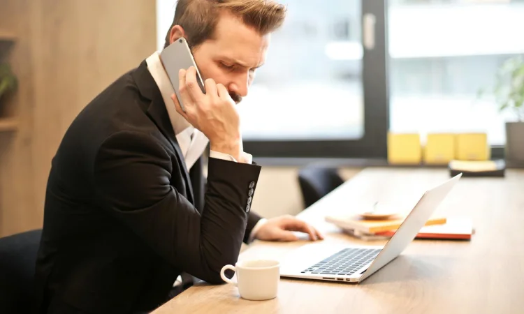 Strategi memfollow up customer, Sumber: pexels.com