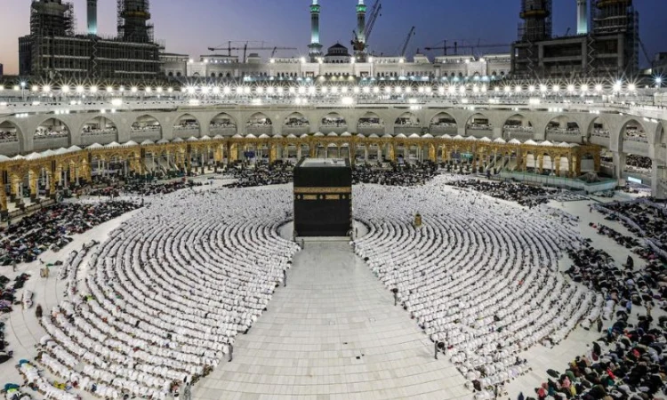 Umroh bulan syawal, Sumber: arrayyan.travel