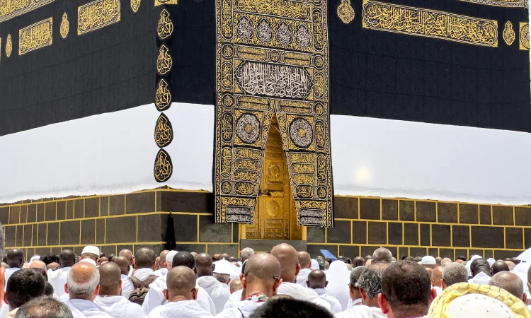 jamaah umroh, Sumber: pexels.com