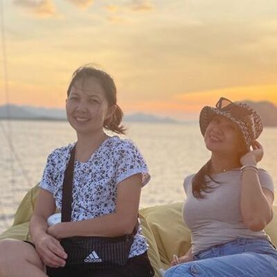 "Comfortable , happy, responsif and family"
- Bernadeth Allolinggi -