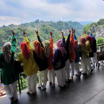Foto Bersama Tour Jakarta Bandung 