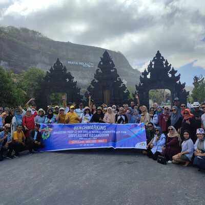 Benchmrking Mahasiswa Prodi S2 AKK dan S2 Kesmas Unhas di Bali 