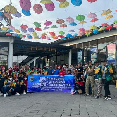 Benchmarking Tenaga Kependidikan Fakultas Kedokteran Gigi di UGM Jogja 