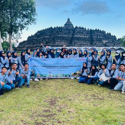 Benchmarking Prodi Adminitstrasi Bisnis International (D-IV) Jurusan Agrisbisnis Perikanan POLITANI Pangkep