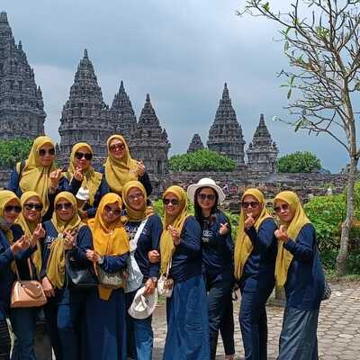 Foto Group PERKIM di Candi Prambanan Jogja
