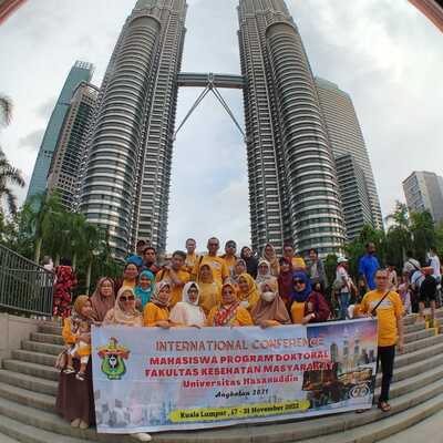 S3 FKM Unhas di Petronas Twin Tower Malaysia