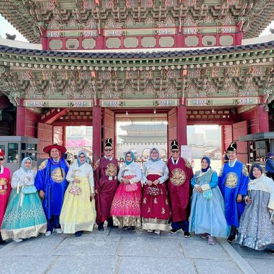 Group FKG UNHAS di Gyeoungbokgung Palace Korea Selatan