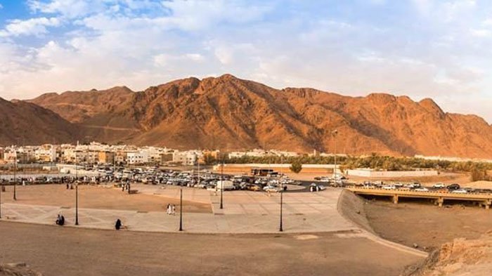 Gunung Uhud