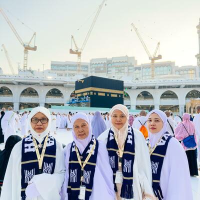 Momen Bahagia Jamaah Umroh Hadiyya (Desember 2023)