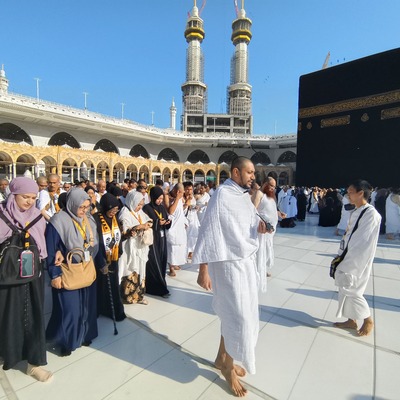 UMROH BERSAMA SAFAROH