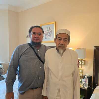 Direktur PT Fakta Jabbar Internasional Sowan ke Ulama Dan Pimpinan Pasanteren Gus Muhammad Najih Maimoen. Putra Dari Gus Maimoen Zubair.