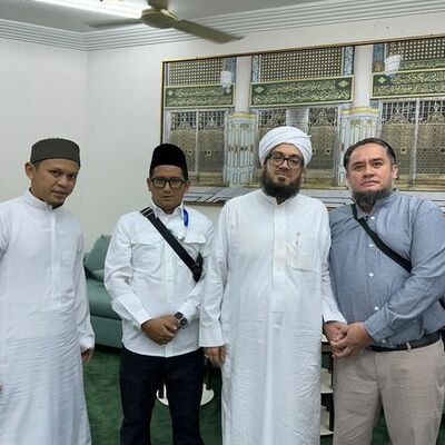 Direktur PT Fakta Jabbar Internasional Sowan ke Ulama Besar Arab Saudi Abbuya Sayyid Muhammad Bin Alawi Bin Maliki.