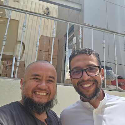 Direktur PT Fakta Jabbar Internasional Sowan  ke pengurus haji di Makkah