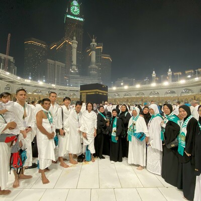 JAMAAH ZUMAR TOURS & TRAVEL SAAT MELAKSANAKAN IBADAH UMROH