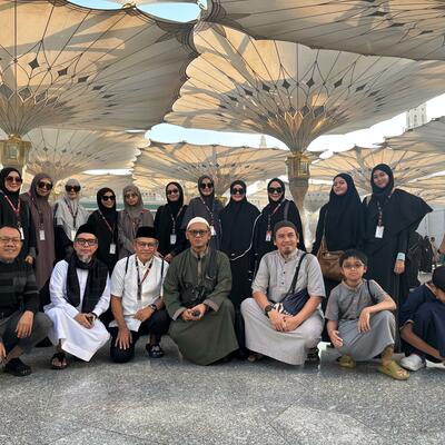 Jamaah Umrah: Meniti Kejernihan Hati di Masjid Nabawi