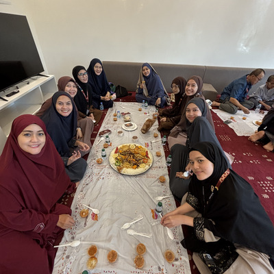 Jamaah Umrah: Meniti Kejernihan Hati Makan Siang di Al Romansiah Taif