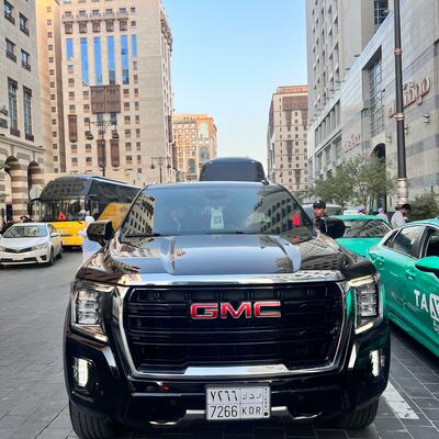 Mobil GMC Umrah Private